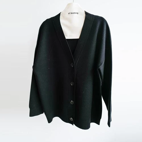 Olann Dubh Cardigan geansaí na mBan