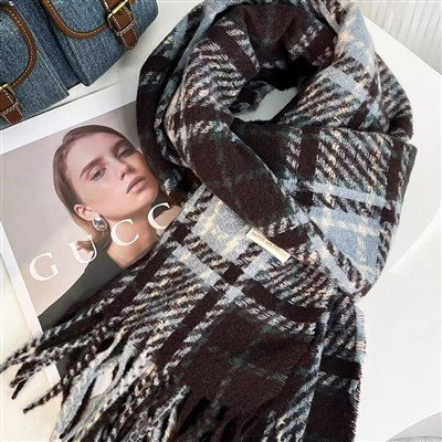 Scairf plaid olann